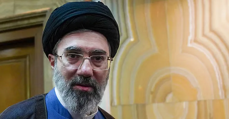 মোজতবা খামেনি যেভাবে অল্পের জন্য ‘বেঁচে গেছেন’, জানাল দ্য টেলিগ্রাফ