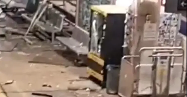 ইসরায়েলে ইরানের মিসাইল হামলা, ক্ষতিগ্রস্ত তেলআবিবের রেলস্টেশন