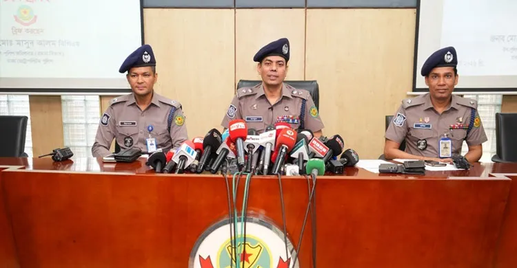 কেন্দ্রীয় শহীদ মিনারে রাকিব হত্যা: অস্ত্রসহ ৫ জন গ্রেফতার