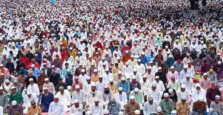 শোলাকিয়ায় ১৯৯তম ঈদ জামাত: ৫ লাখ মুসল্লির জনসমুদ্রে পরিণত ময়দান