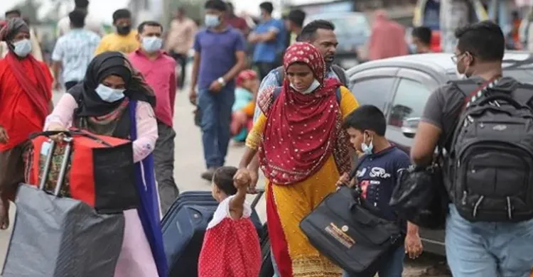 ঈদ শেষে ঢাকামুখী মানুষের ফিরতি ঢল, স্বস্তিতে যাত্রা