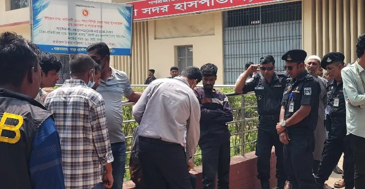 সাত সকালে হাসপাতালে র‍্যাবের অভিযান আটক ৬