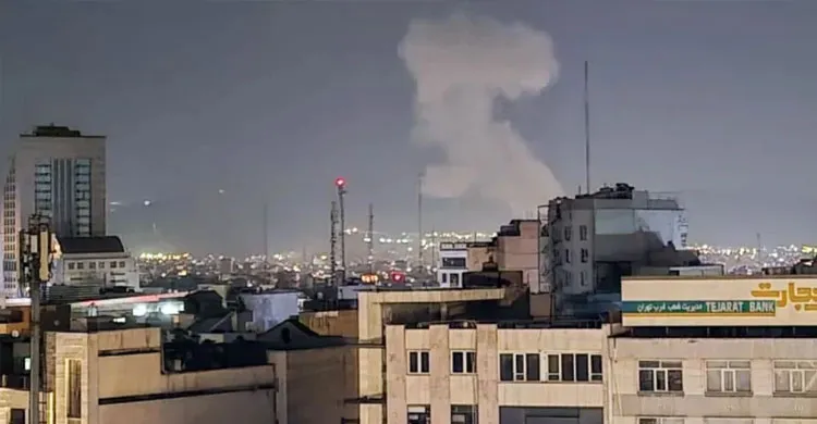 ট্রাম্পের হামলা স্থগিতের পর ইরান জুড়ে ইসরায়েল-যুক্তরাষ্ট্রের ব্যাপক হামলা