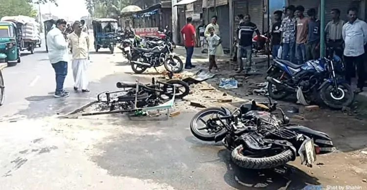 ঈশ্বরদীতে বিএনপির বিক্ষোভ মিছিলে হামলা, কার্যালয় ভাংচুর, পুলিশের এসপি ও এসআইসহ আহত ১৫