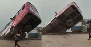 পদ্মা নদীতে বাস ডুবি, উদ্ধার অভিযানে যাচ্ছে ঢাকা ও ফরিদপুরের ডুবুরি দল