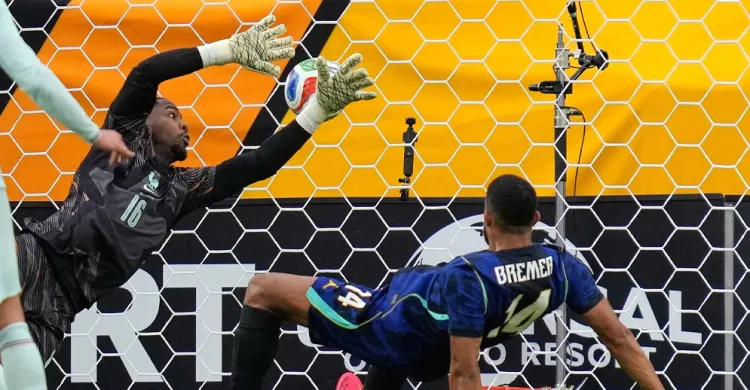 ১০ জন নিয়েও ব্রাজিলকে হারাল ফ্রান্স, এমবাপ্পের নৈপুণ্যে জয়