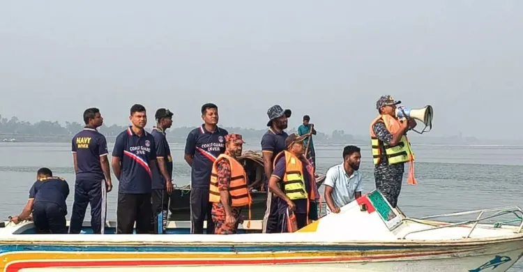 দৌলতদিয়ায় তৃতীয় দিনের মতো উদ্ধার অভিযান  শুরু