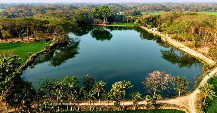 ‎১৮শ বছরের প্রাচীন ইতিহাস: মনিরামপুরের ‘দমদম পীরের ঢিবি'