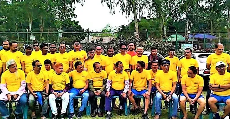 যমুনার বালুচরে সাংবাদিকদের প্রীতি ফুটবল ম্যাচ অনুষ্ঠিত