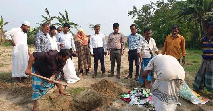 কাপাসিয়ায় ভেজাল ও মেয়াদোত্তীর্ণ বালাইনাশক রাখার দায়ে জরিমানা আদায়