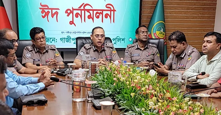ঈদ পুনর্মিলনীতে সাংবাদিকদের দায়িত্বশীল ভূমিকার ওপর জোর: জিএমপি কমিশনার