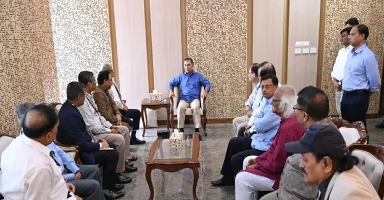 বৃহস্পতিবার টানা ১৬ ঘণ্টা অফিস করেছেন প্রধানমন্ত্রী