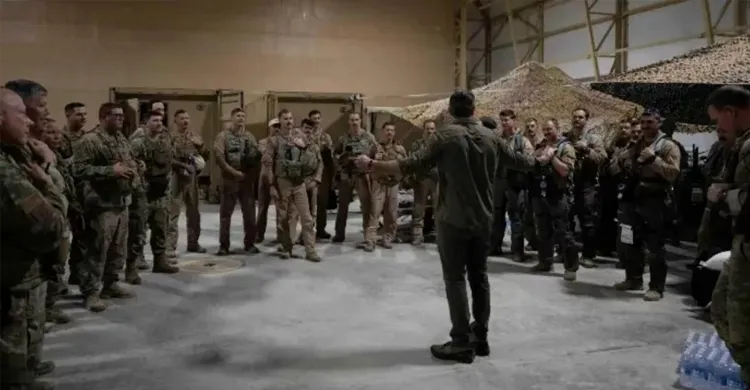 ট্রাম্পের নির্দেশ অমান্য, যুক্তরাষ্ট্রে সামরিক-বেসামরিক ১২ শীর্ষ কর্মকর্তা বরখাস্ত