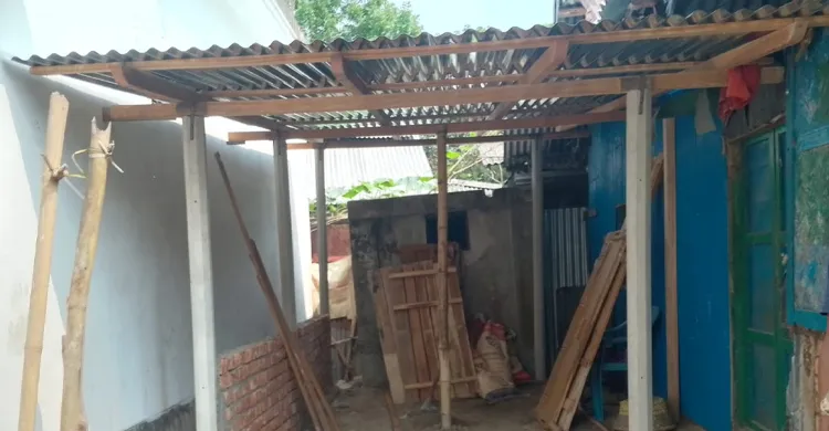 সোনাগাজীতে বীরমুক্তিযোদ্ধার বিধবার জমি দখল করে ঘর নির্মাণের অভিযোগ