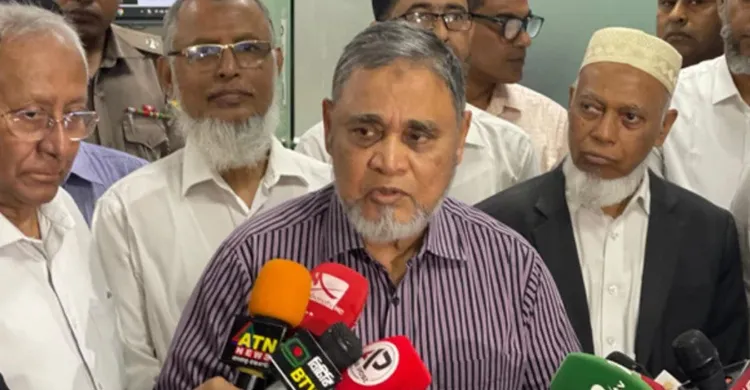 দুই আসনে নির্বিঘ্নে ভোট দিচ্ছেন ভোটাররা: সিইসি