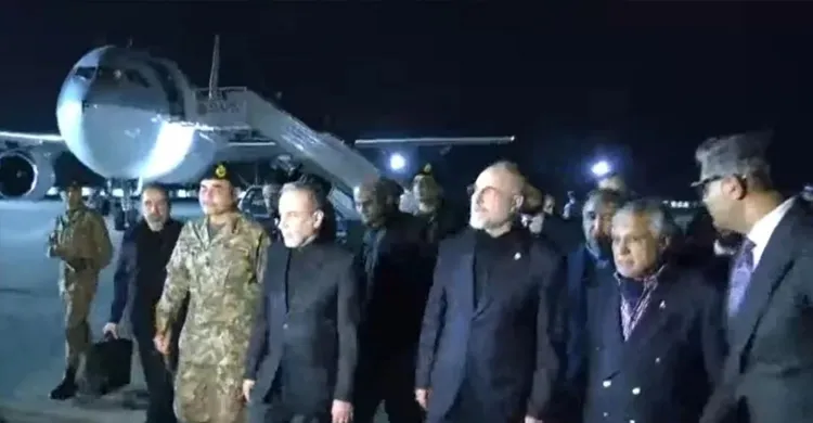 আলোচনার জন্য পাকিস্তানে পৌঁছেছে ইরানি প্রতিনিধিদল