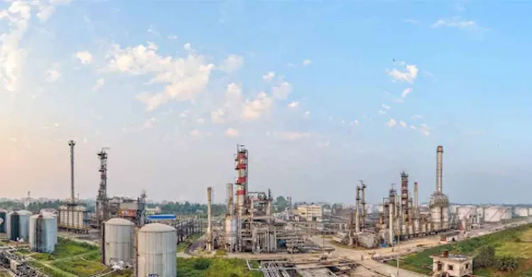 হঠাৎ কেন দেশের একমাত্র তেল শোধনাগার বন্ধ করলো সরকার