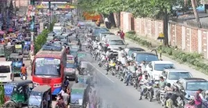 তেল বিতরণে অব্যবস্থাপনায় তীব্র যানজটে অবর্ণনীয় দুর্ভোগ