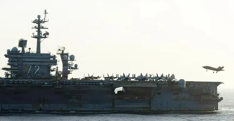 অবরোধ না তুললে হরমুজ প্রণালি বন্ধের হুঁশিয়ারি ইরানের