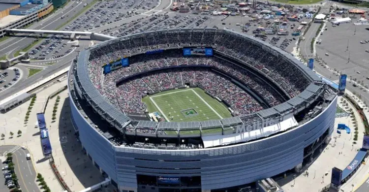 যাতায়াত খরচ আকাশছোঁয়া, যুক্তরাষ্ট্রের তোপের মুখে ‘বিস্মিত’ ফিফা