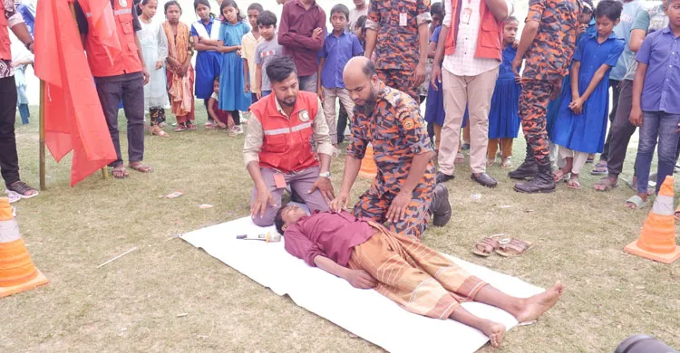 ফরিদপুরে ফ্ল্যাগভিত্তিক আগাম সতর্কতা ব্যবস্থা নিয়ে বন্যা প্রস্তুতিমূলক মহড়া অনুষ্ঠিত