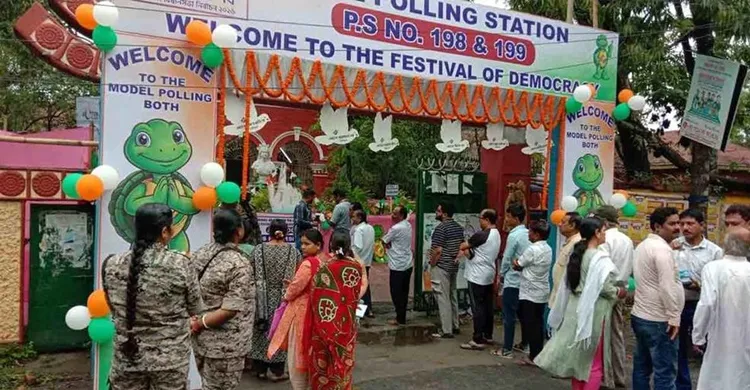 কড়া নিরাপত্তা ব্যবস্থায় পশ্চিমবঙ্গে ভোট গ্রহণ শুরু