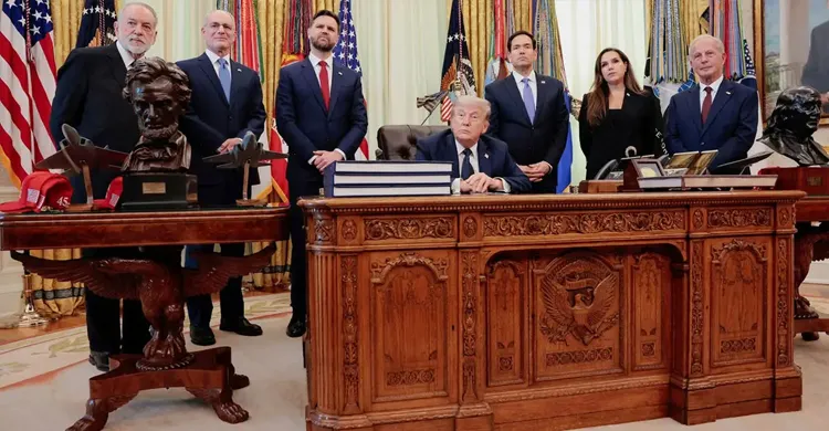 ইসরায়েল-লেবানন যুদ্ধবিরতি আরও ৩ সপ্তাহ বাড়ল: ট্রাম্প