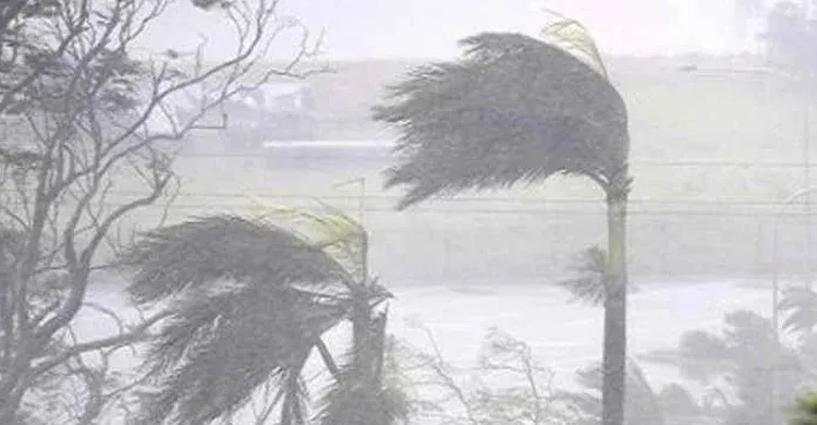 তাপপ্রবাহের মধ্যেই সারাদেশে বৃষ্টির আভাস, কমতে পারে গরম