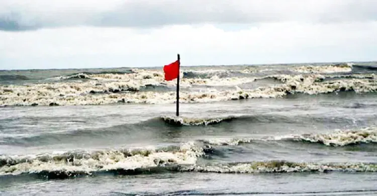 চার সমুদ্রবন্দরে ৩ নম্বর সতর্ক সংকেত, উত্তাল হতে পারে সাগর