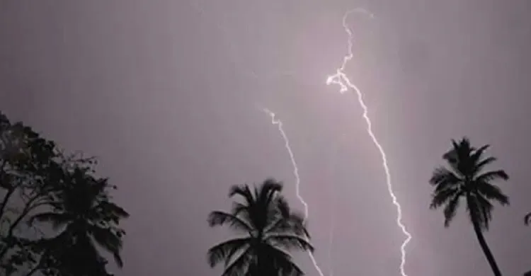 ৯ অঞ্চলে ঝড়-বজ্রবৃষ্টির সতর্কতা, নদীবন্দরে সংকেত