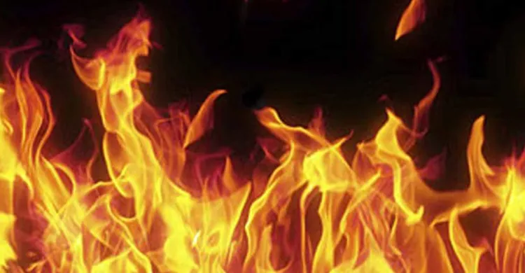 মতিঝিলের জীবন বীমা টাওয়ারে পুনরায় অগ্নিকাণ্ড: আতঙ্কে কর্মকর্তা-কর্মচারীরা