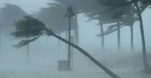 ঢাকাসহ ১৩ জেলায় দুপুরের মধ্যে ৬০ কিমি বেগে ঝড়ের পূর্বাভাস