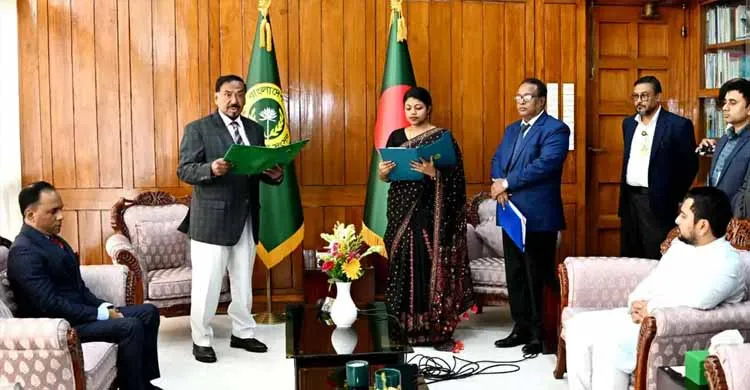 সংরক্ষিত নারী আসনে শপথ নিলেন নুসরাত তাবাসসুম