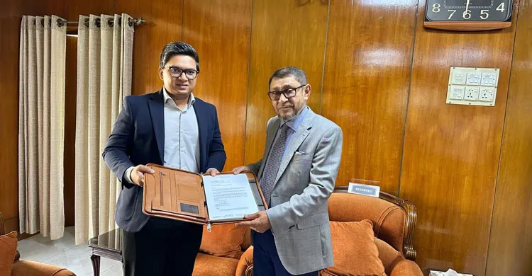 রেডিয়েন্টের পক্ষ থেকে স্বাস্থ্য মন্ত্রণালয়ে ১০টি নিওনেটাল ও পেডিয়াট্রিক ভেন্টিলেটর হস্তান্তর