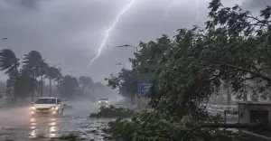 ভারতের উত্তর প্রদেশে ঝড়-বৃষ্টি ও বজ্রপাতে মৃত্যু বেড়ে ১১১