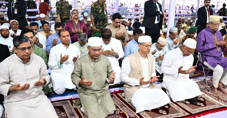 জাতীয় ঈদগাহে ঈদুল আজহার প্রধান জামাত, দেশ-জাতির কল্যাণে বিশেষ দোয়া