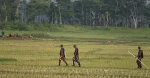 শূন্যরেখায় নারী-শিশুসহ আটকে বহু মানুষ, কঠোর অবস্থানে বিজিবি
