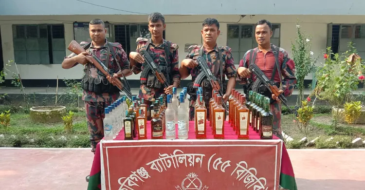 সীমান্তে মাদকবিরোধী অভিযানে ৫৪ বোতল ভারতীয় মদ জব্দ