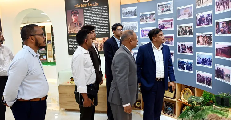 মুক্তিযুদ্ধের গৌরবগাঁথার স্মারক ‘স্মৃতি অম্লান’ পরিদর্শনে প্রধানমন্ত্রীর প্রতিরক্ষা উপদেষ্টা