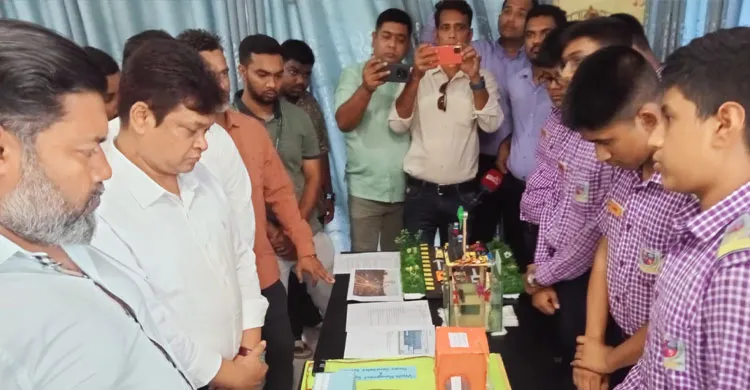 গাজীপুরে বিজ্ঞান ও উদ্ভাবন মেলা, ক্ষুদে বিজ্ঞানীদের সৃজনশীলতায় মুগ্ধ এমপি রনি