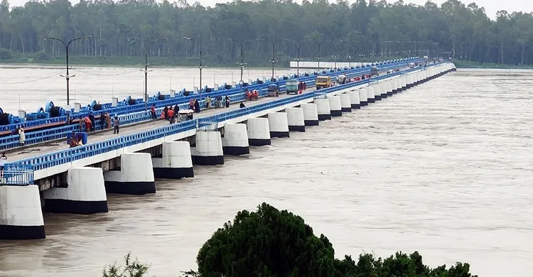 উজানের ঢলে তিস্তার পানি বিপৎসীমার ওপরে