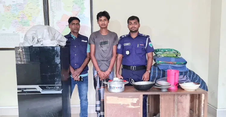 বড়লেখায় কমিউনিটি সেন্টারের তালা ভেঙে দুঃসাহসিক চুরি, মালামালসহ চোর গ্রেফতার