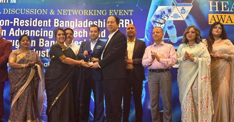 ‘গ্লোবাল হেলথ অ্যাওয়ার্ড ২০২৬’ পেলেন ডা. আশীষ কুমার চক্রবর্তী