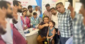 বনানীর কড়াইল বস্তি এলাকায় শিশুদের ভিটামিন এ প্লাস ক্যাম্পেইন