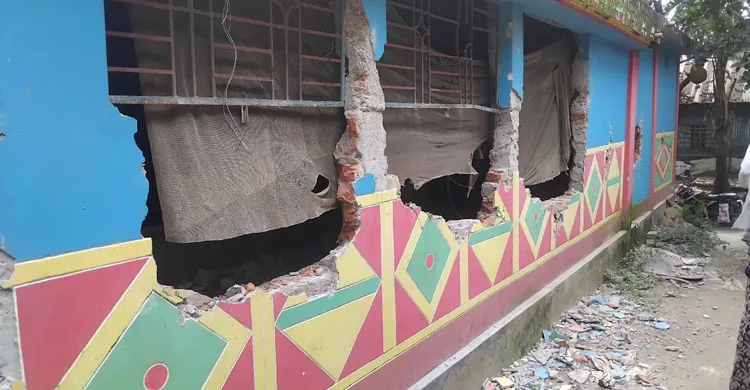 ইটনায় খেয়াঘাটের ইজারাকে কেন্দ্র করে বাড়িঘরে বর্বরোচিত হামলা-ভাঙচুর