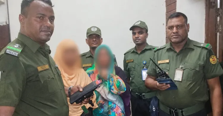 শহীদ সোহরাওয়ার্দী হাসপাতালে দুই নারী চোর আটক, উদ্ধার স্বর্ণের চেইন