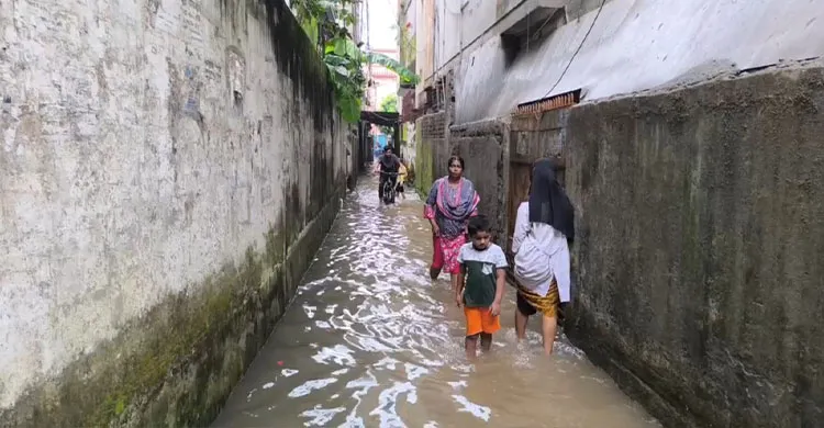 বৃষ্টিতে ঘরের মেঝেতে জমে থাকা পানিতে ডুবে ৮ মাসের শিশুর মৃত্যু