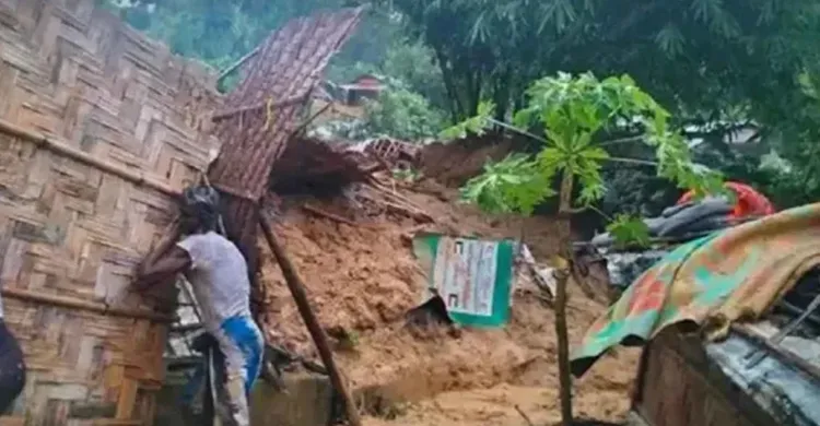 লামায় পাহাড়ধসে শিশুসহ ৫ জনের মৃত্যু, আহত ইউপি সদস্য