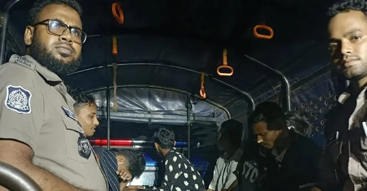 মোহাম্মদপুরে ডাকাতির প্রস্তুতিকালে ‘কুত্তা ফারুক’সহ গ্রেপ্তার ৭