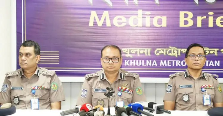 নিজ কন্যাকে পিটিয়ে হত্যার অভিযোগ: মায়ের স্বীকারোক্তি, পলাতক বাবার খোঁজে পুলিশ